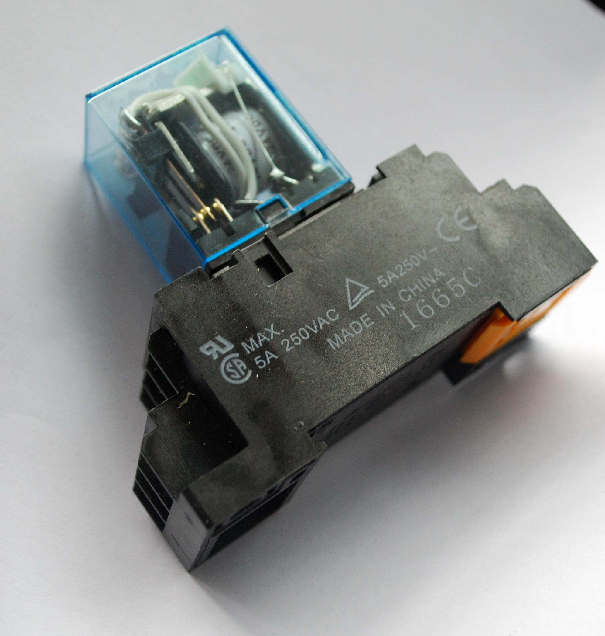 MY4NJ-DC24V 中间继电器 产品图