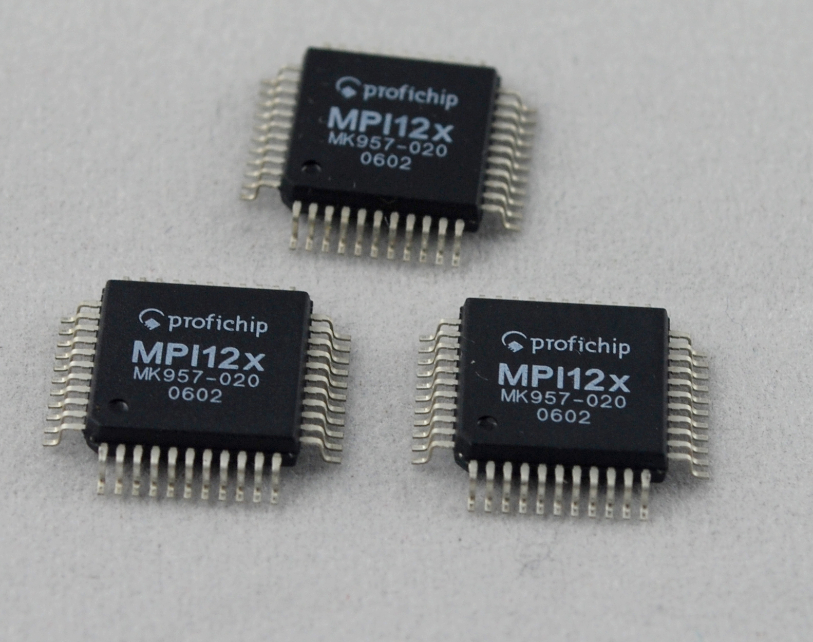 MPI12x 多路接口控制器专用集成电路芯片 产品图