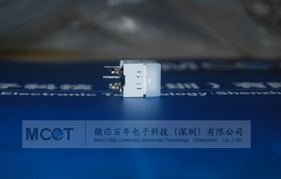 B3W-9000HG1N 照光式轻触开关 产品图