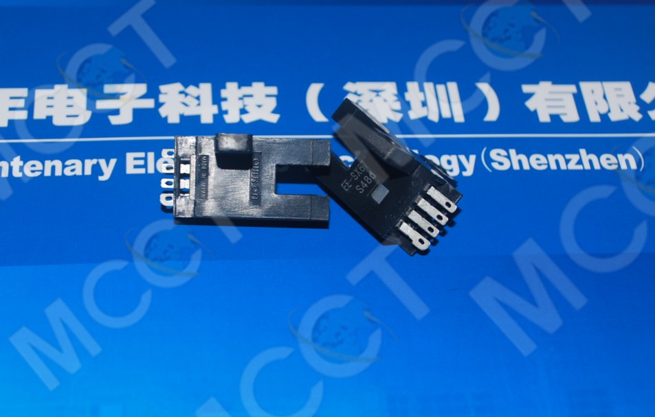 EE-SX672A 槽型开关 产品图
