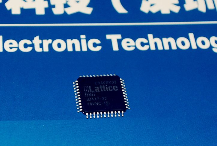 IM4A3-32-10VNC-12I 微控制器 产品图