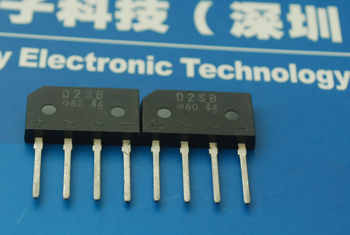 D2SB60 通用整流器（600V的1.5安培） 产品图