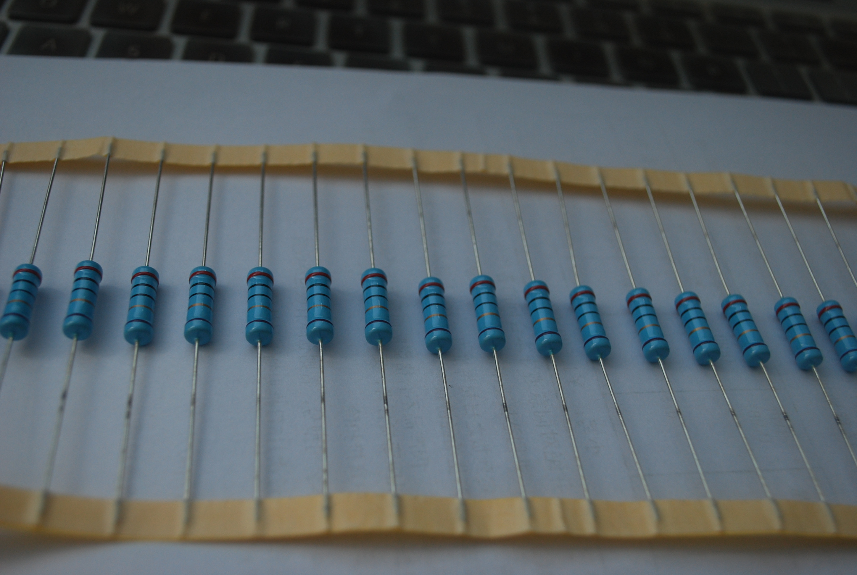 PMF02BB0T52002R20 2W,2.2ohm,±0.1%,50ppm高精密电阻 产品图