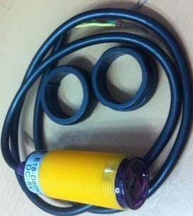 E18-8MNK 对射8米光电开关红外感应传感器三线NPN直流常开5V 产品图