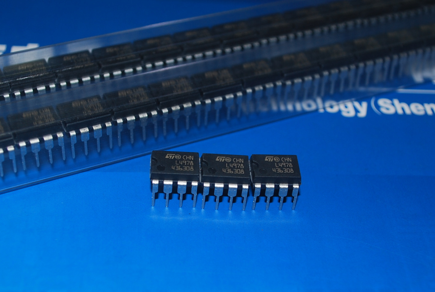 L4978D013TR 2A降压开关稳压器 长期现货供应 产品图