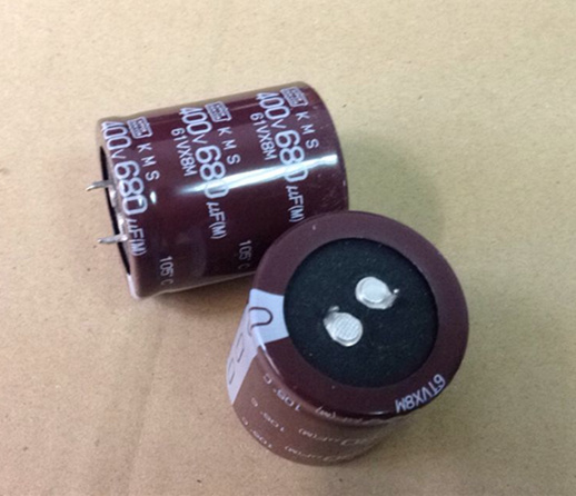 EKMS401VSN151MP30S Cap Aluminum Lytic 150uF 400V 20% (22 X 30mm) Snap-In 10mm 900mA 3000h 105C 产品图