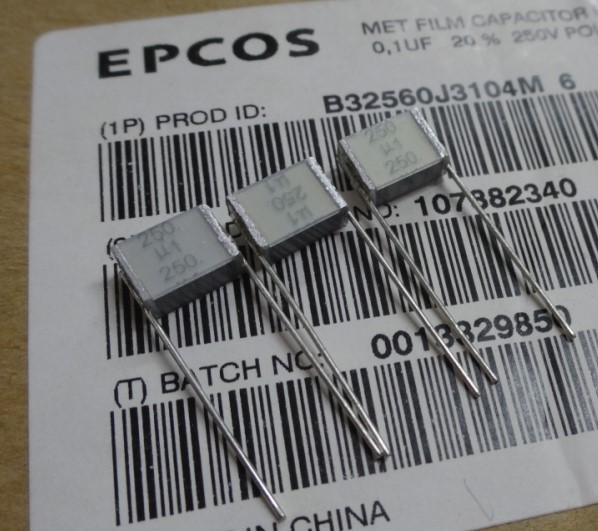 B32560J1105K189 CAP FILM 1UF 10% 100VDC 2DIP 产品图