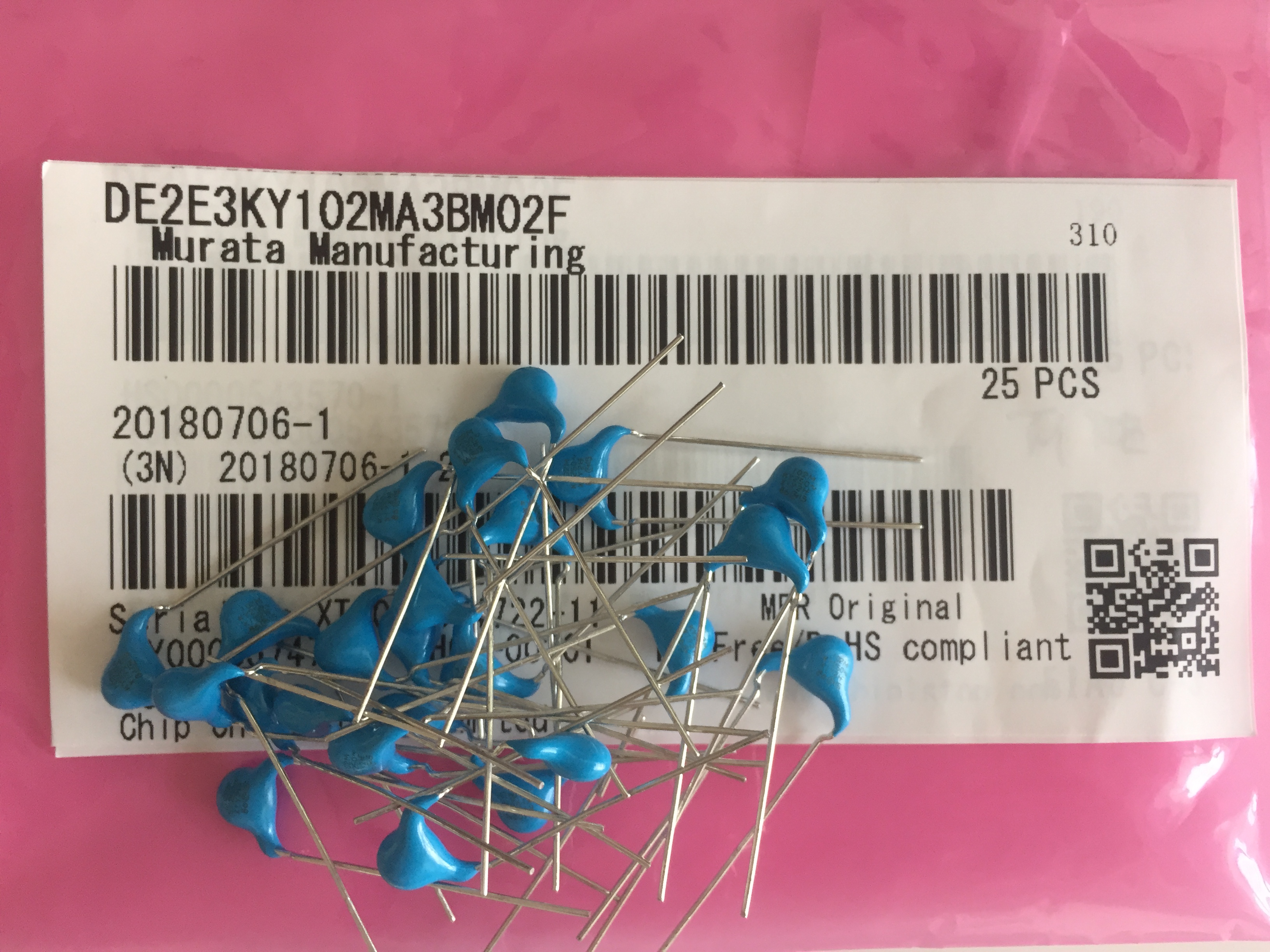 DE2E3KY102MA3BM02F Cap Ceramic Suppression X1/Y2 0.001uF 250VAC E 20% (7 X 5mm) Radial 7.5mm 125C Bulk 产品图