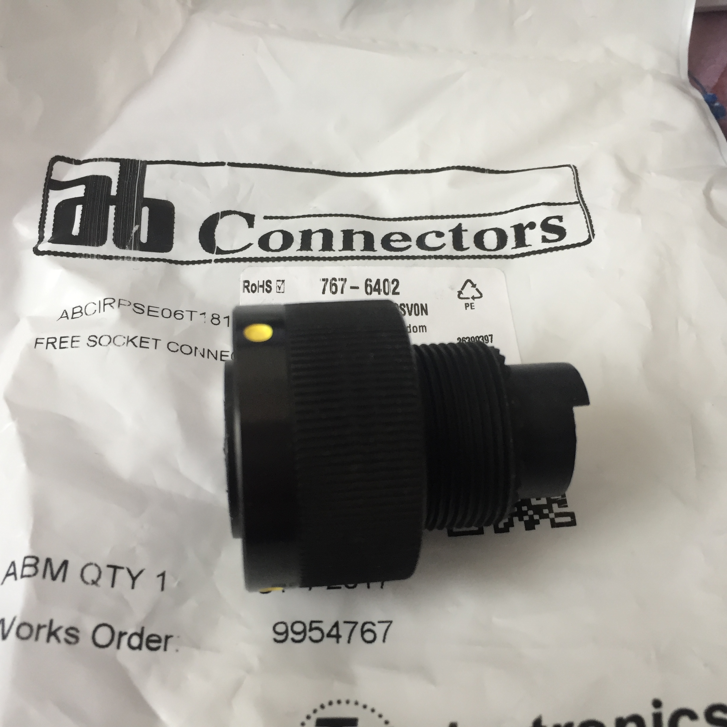 ABCIRPSE06T1819SV0N AB Connectors ABCIRP 系列 35路 电缆安装 直向 连接器, 40外壳尺寸, 母芯 插头 产品图
