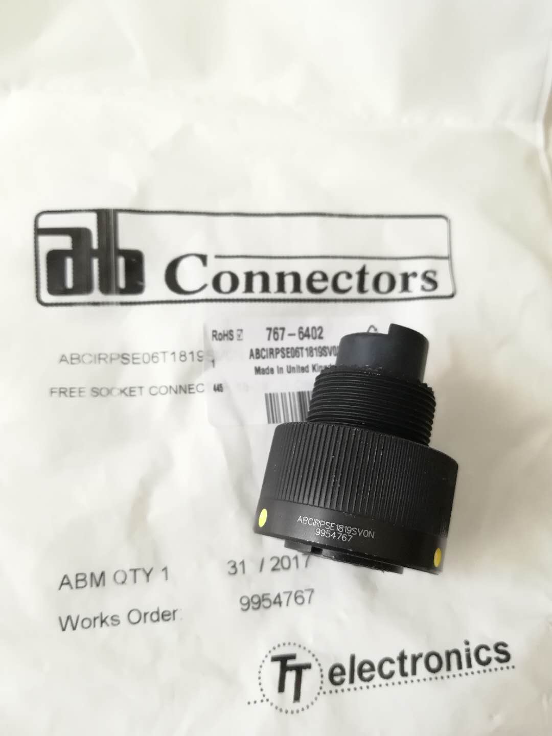 ABBCIRH06T1819SCYF80M32V0 公插座 male socket 产品图