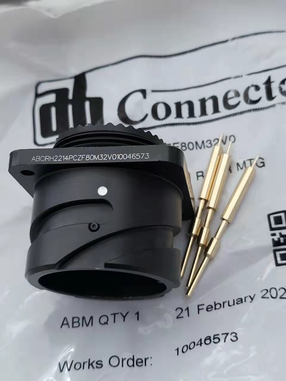 ABCIRH03T2214PCNF80M32 公头连接器 产品图