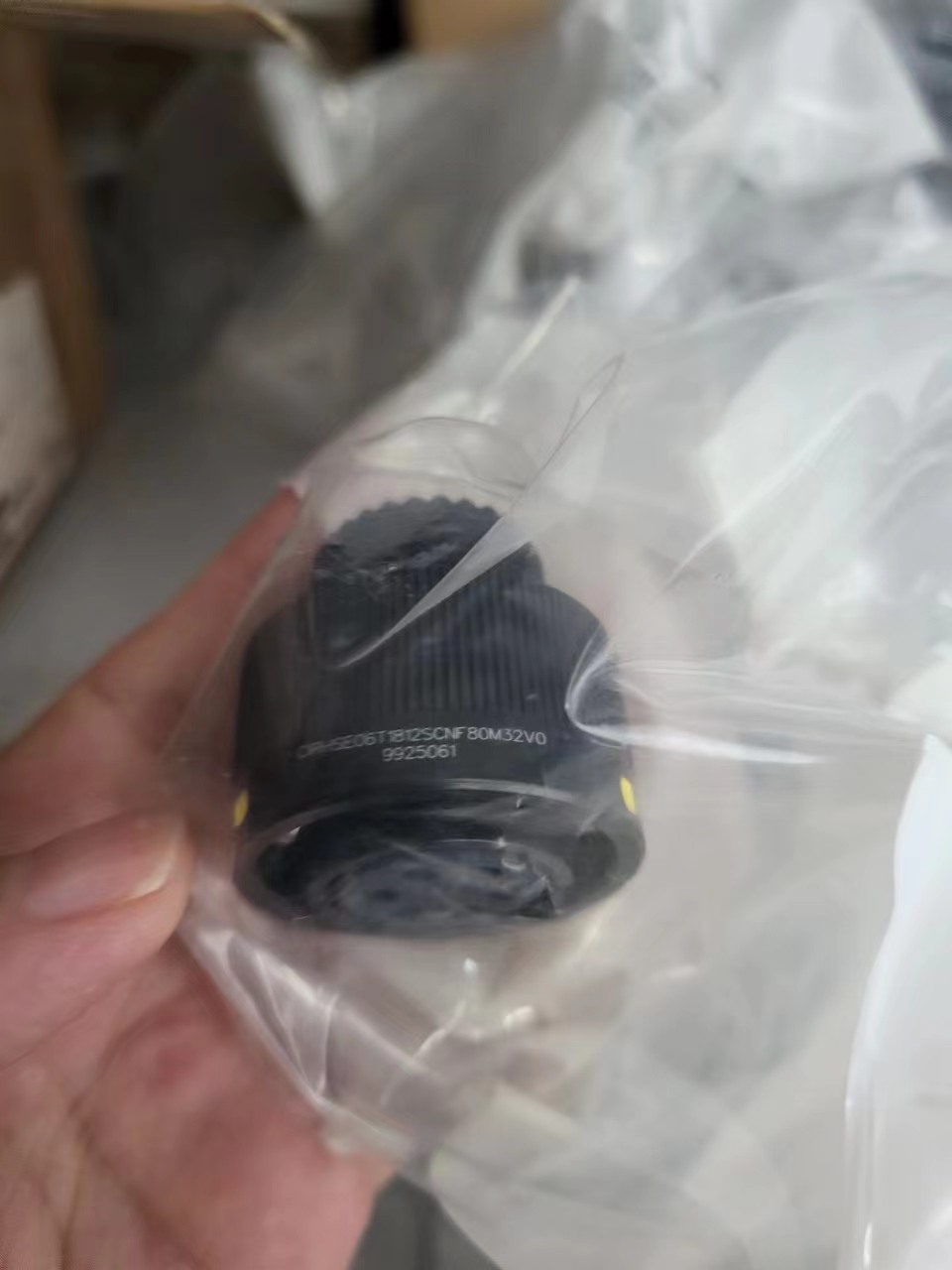 ABCIRH06T2214SCWF80M32V0 ABCIRH系列连接器组件 全新原装进口 现货 产品图