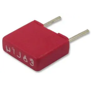 MKS2C031001A00KSSD 通用膜电容器, 金属化PET, 径向盒式 - 2引脚, 0.1 µF, ± 10%, 40 V, 63 V 产品图